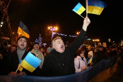 Đụng độ bùng lên ở đông Ukraine